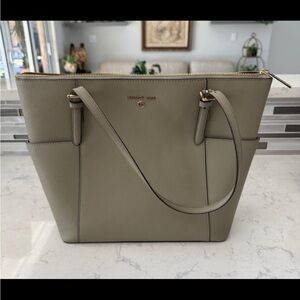 MICHAEL KORS SULLIVAN LARGE SAFFIANO BEIGE/OLIVE LEATHER TOTE